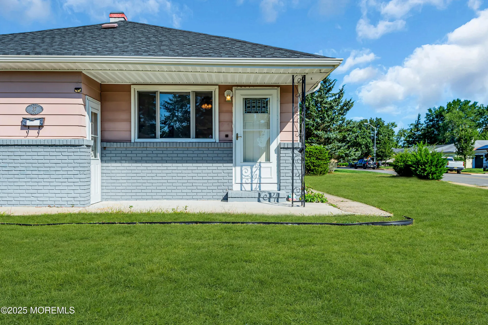 Property Slideshow image 5 of 36 | 37 oranjestad st, Toms River, NJ, 08757