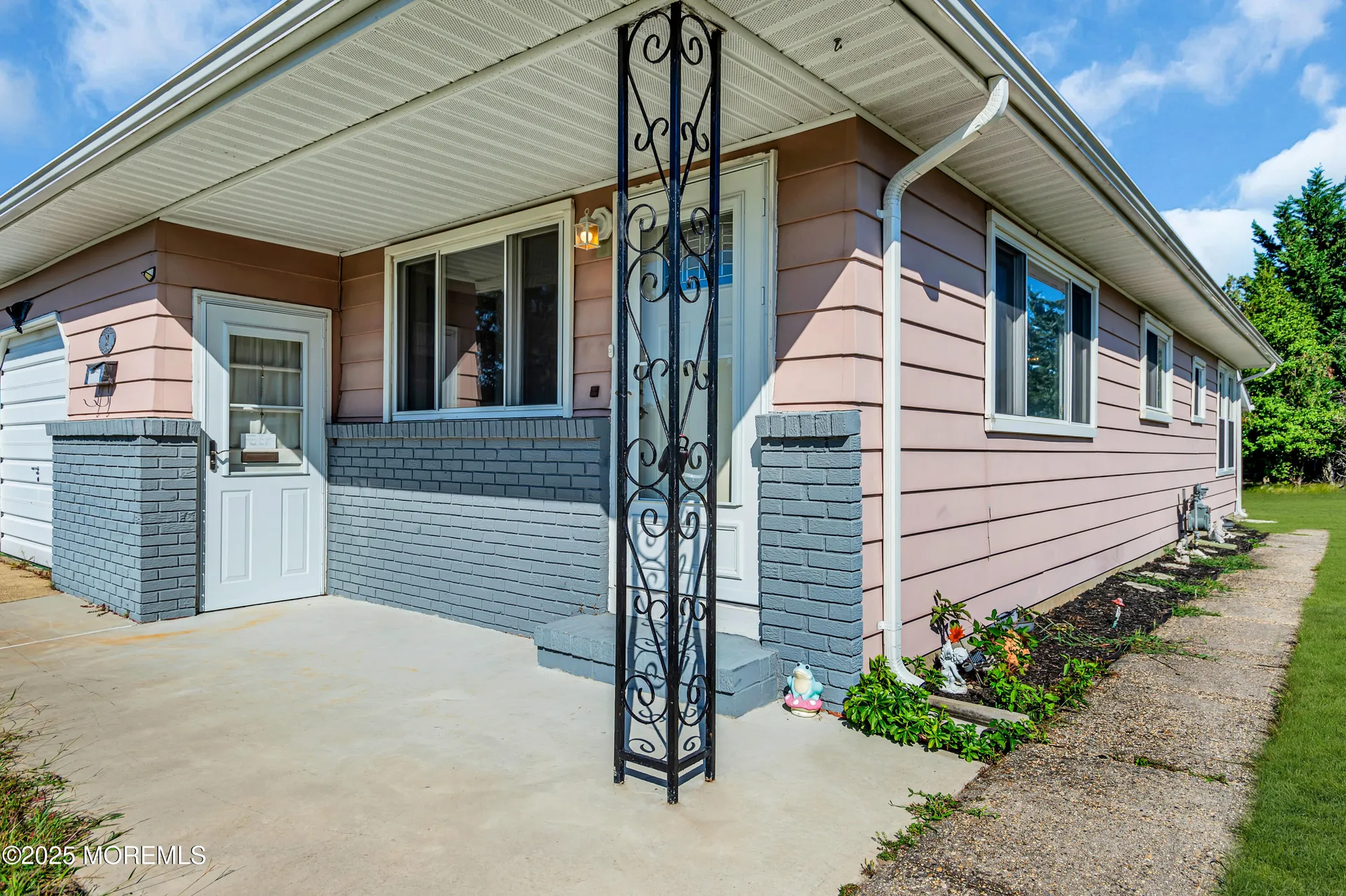 Property Slideshow image 6 of 36 | 37 oranjestad st, Toms River, NJ, 08757