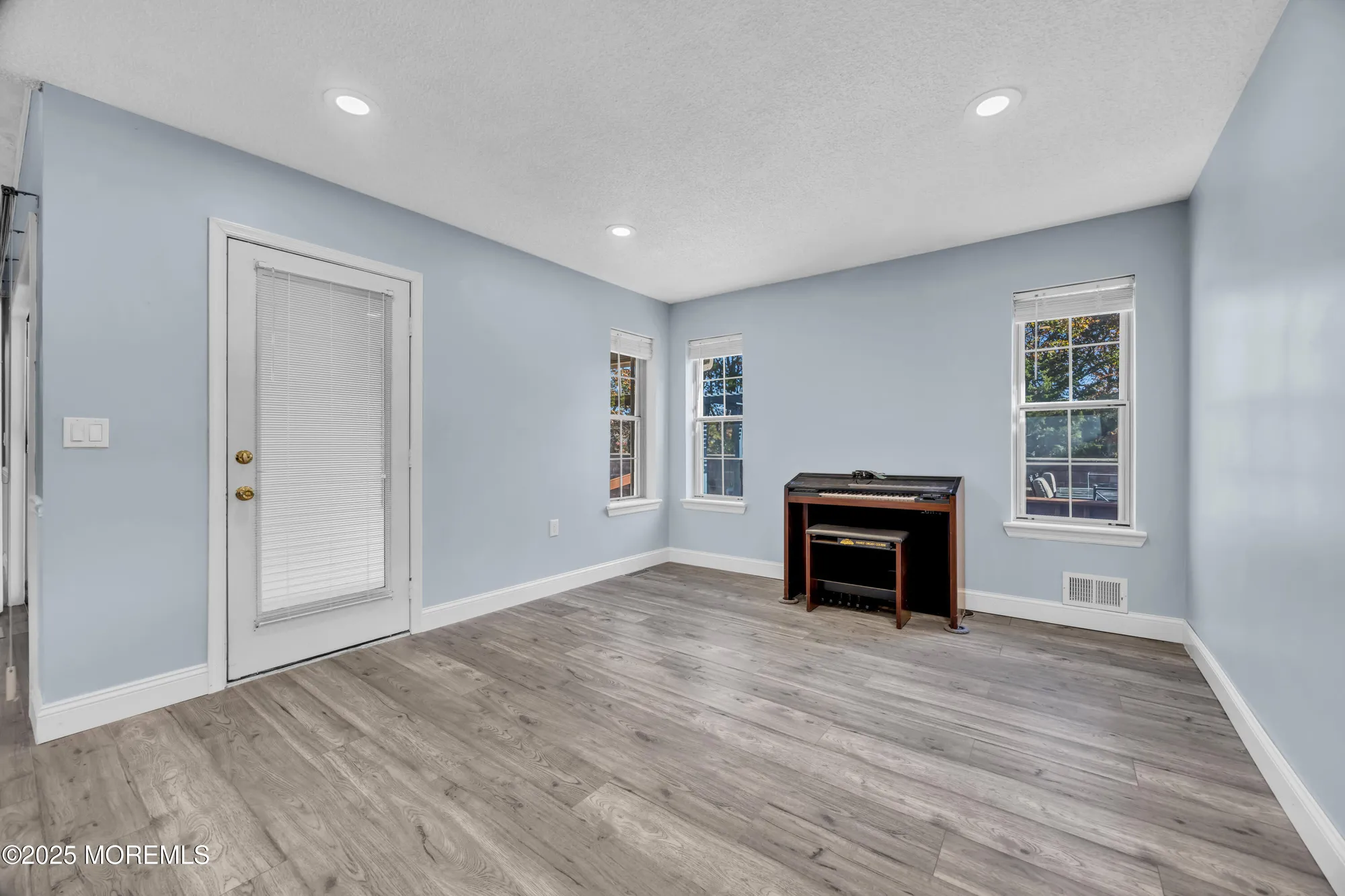 Property Slideshow image 13 of 50 | 12 thatcher ct, Jackson, NJ, 08527