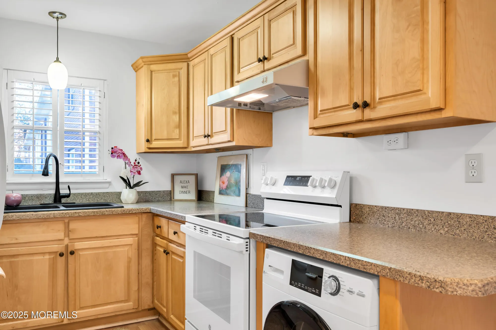 Property Slideshow image 4 of 32 | 47 e cambridge ct 100e, Lakewood, NJ, 08701