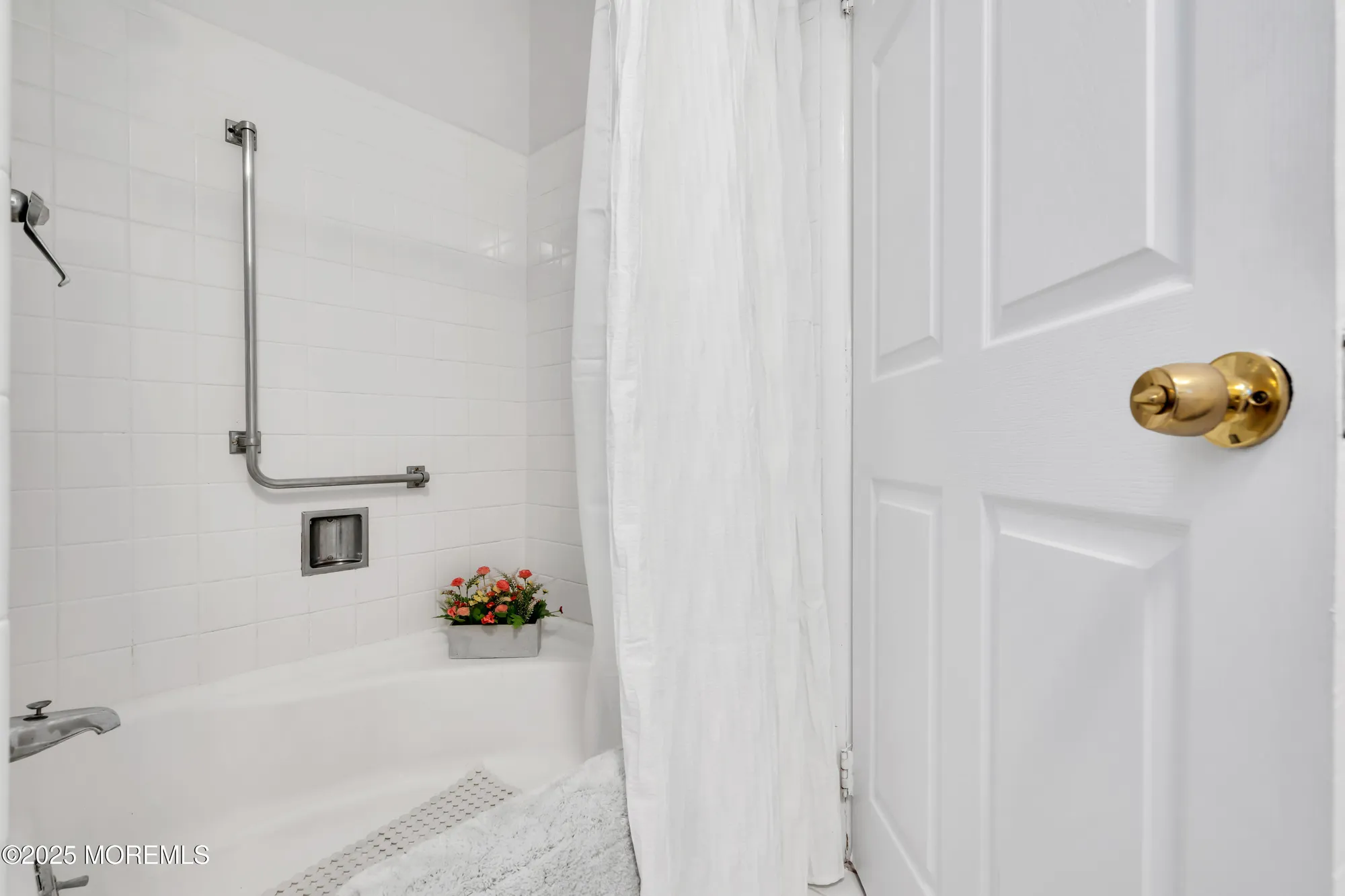 Property Slideshow image 21 of 32 | 47 e cambridge ct 100e, Lakewood, NJ, 08701