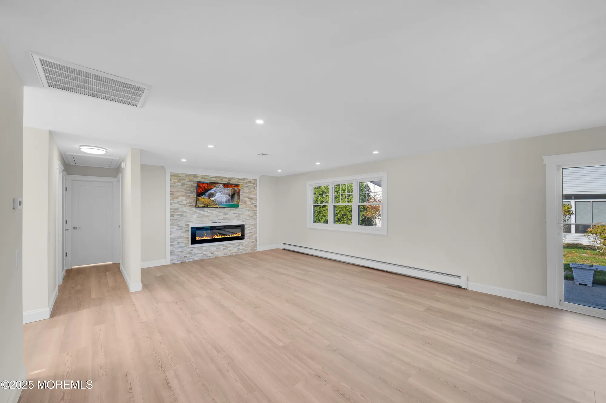 Property Slideshow image 18 of 29 | 18 leighton ct, Toms River, NJ, 08757