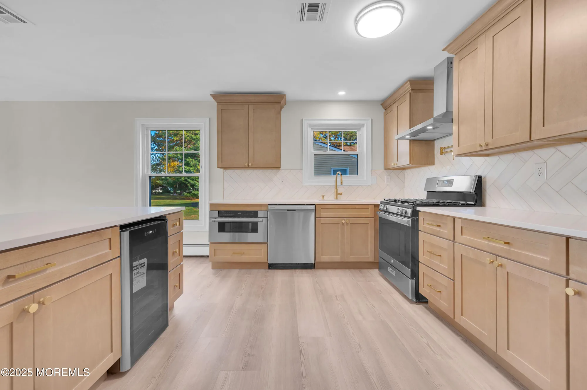 Property Slideshow image 7 of 29 | 18 leighton ct, Toms River, NJ, 08757