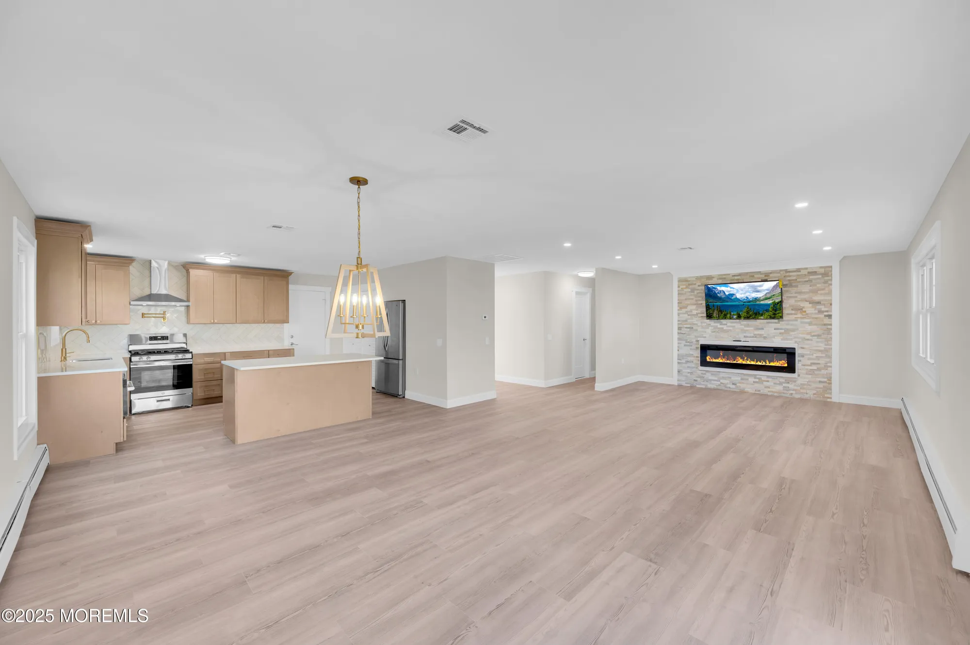 Property Slideshow image 9 of 29 | 18 leighton ct, Toms River, NJ, 08757