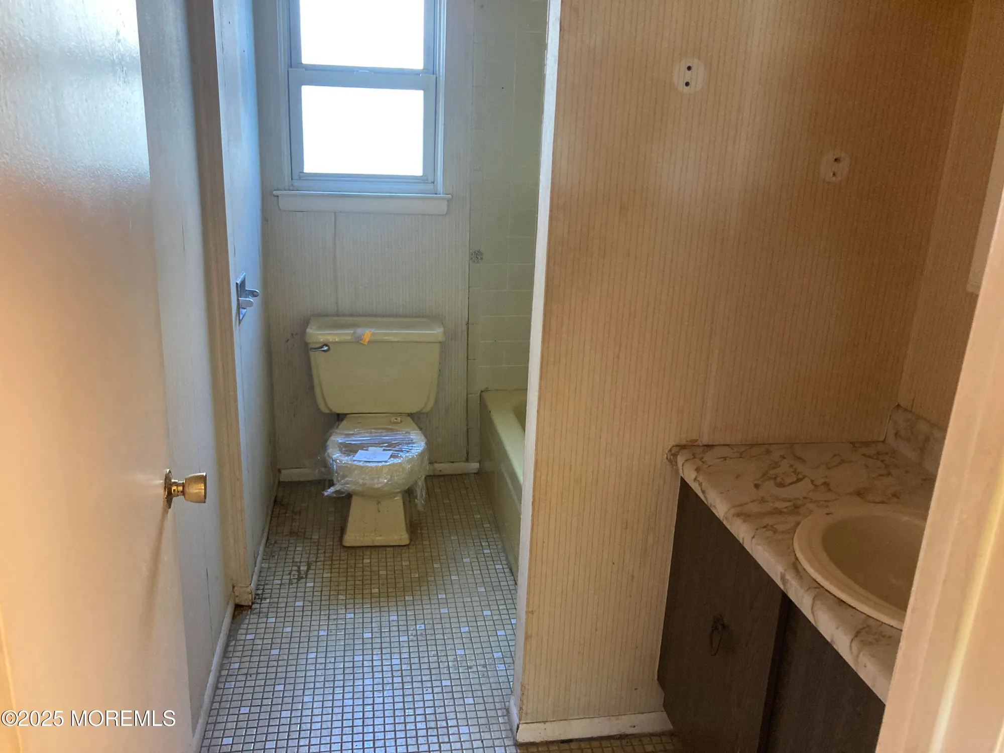 Property Slideshow image 7 of 10 | 1 hawaii ct a, Matawan, NJ, 07747