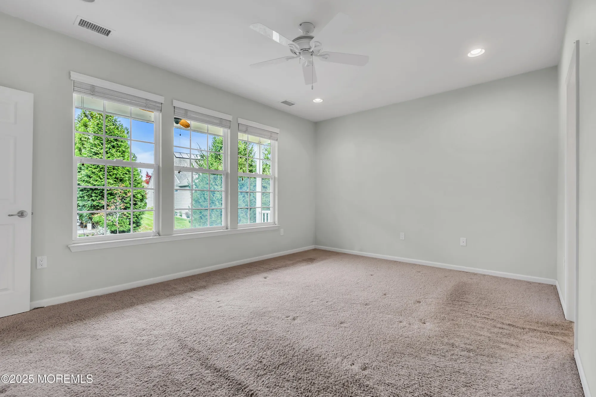 Property Slideshow image 23 of 37 | 42 pembroke dr, Jackson, NJ, 08527