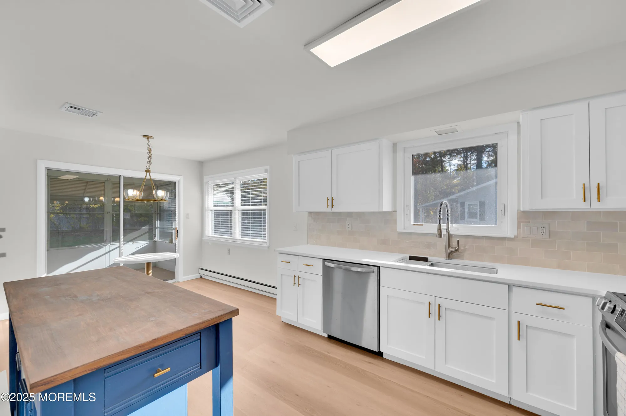 Property Slideshow image 17 of 38 | 8 holmes ct, Brick, NJ, 08724