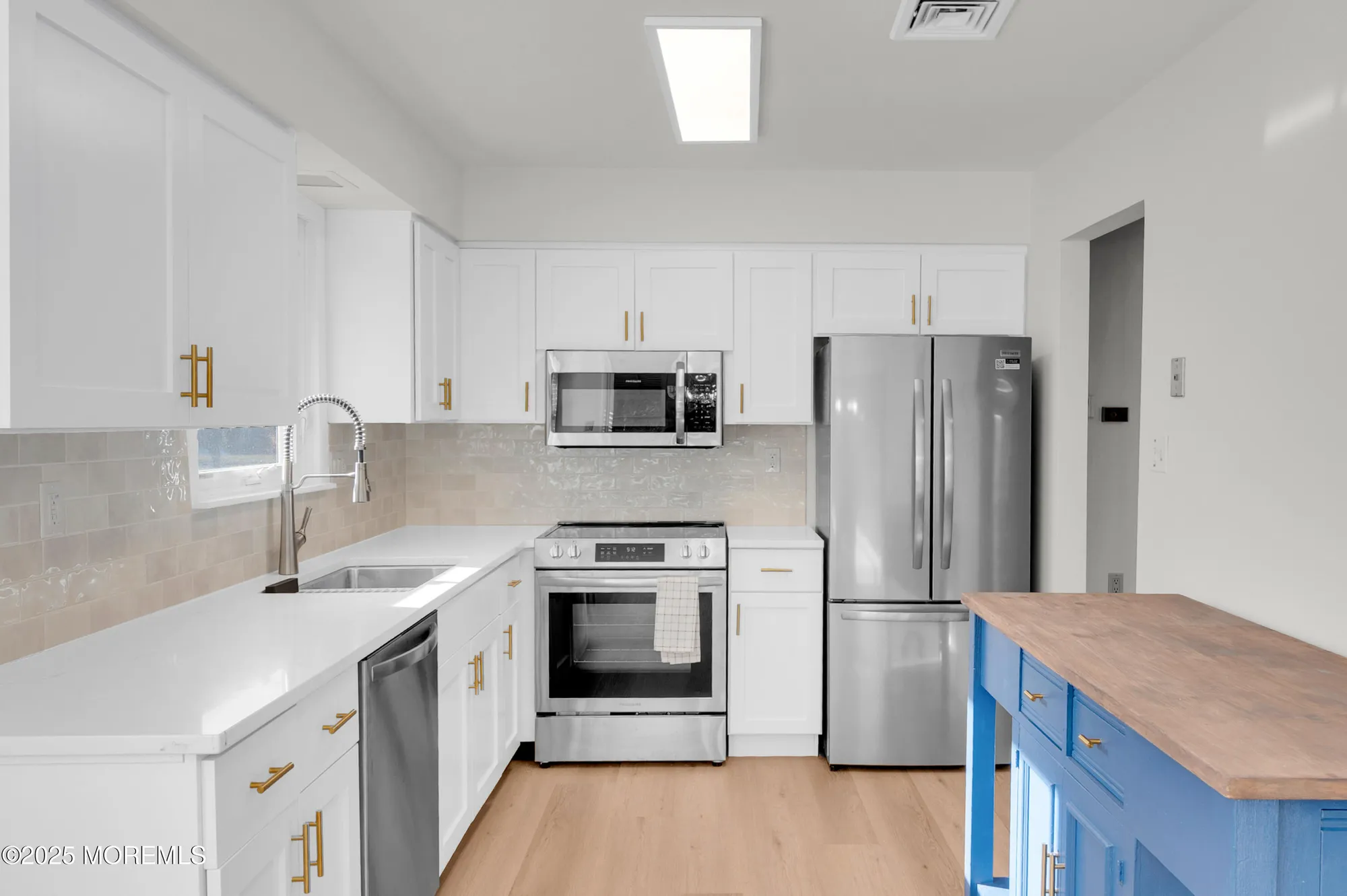 Property Slideshow image 14 of 38 | 8 holmes ct, Brick, NJ, 08724