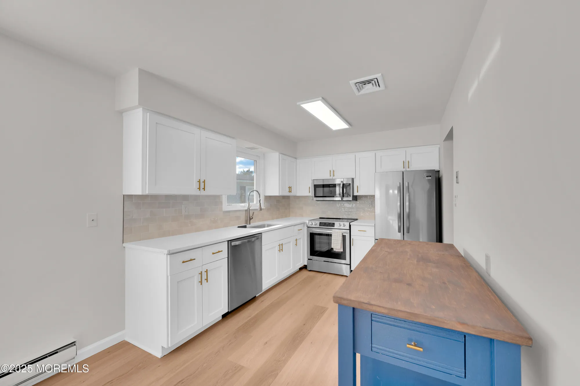 Property Slideshow image 18 of 38 | 8 holmes ct, Brick, NJ, 08724