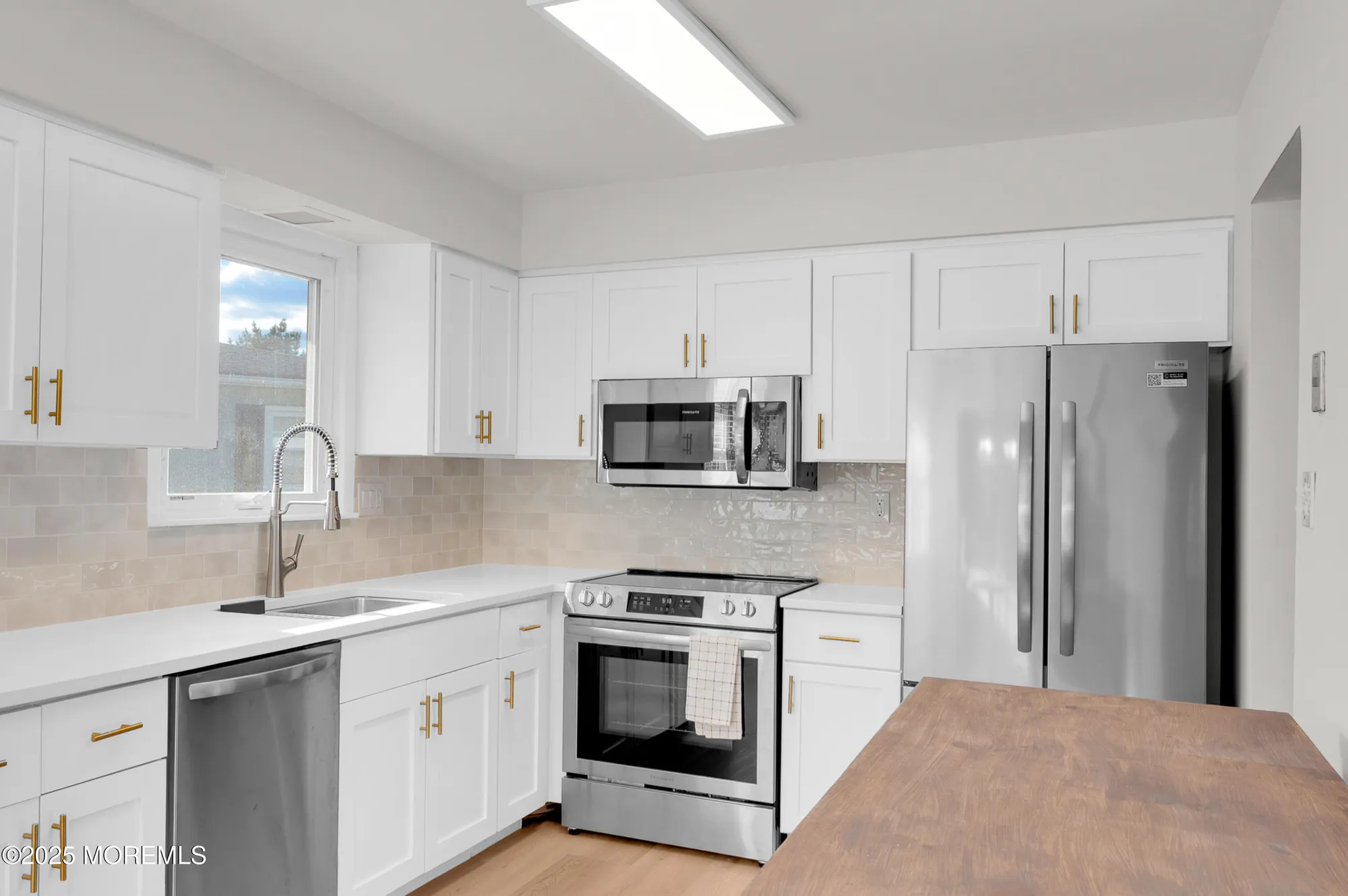 Property Slideshow image 13 of 38 | 8 holmes ct, Brick, NJ, 08724