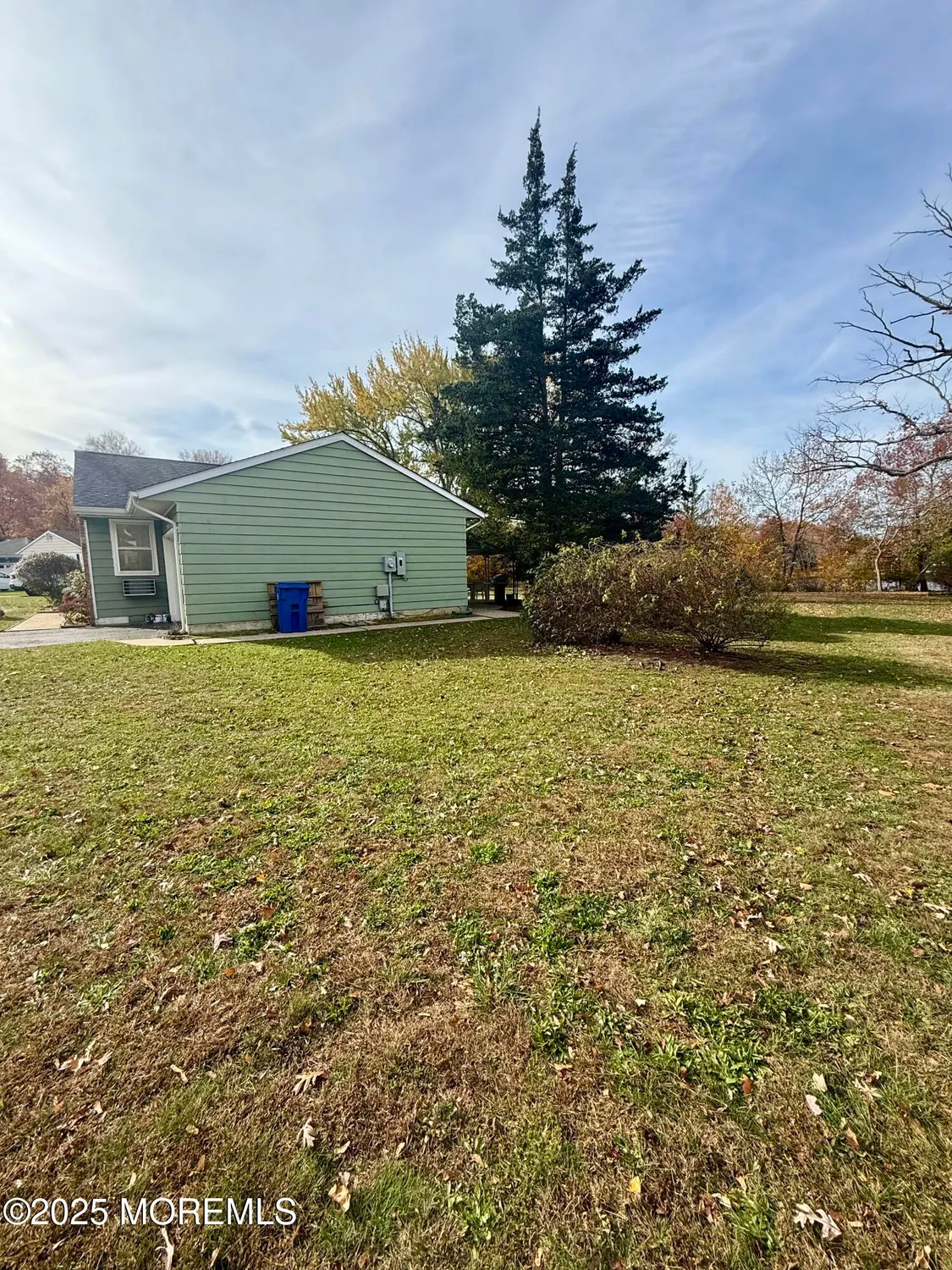 Property Slideshow image 5 of 15 | 28 bellflower ct, Toms River, NJ, 08755