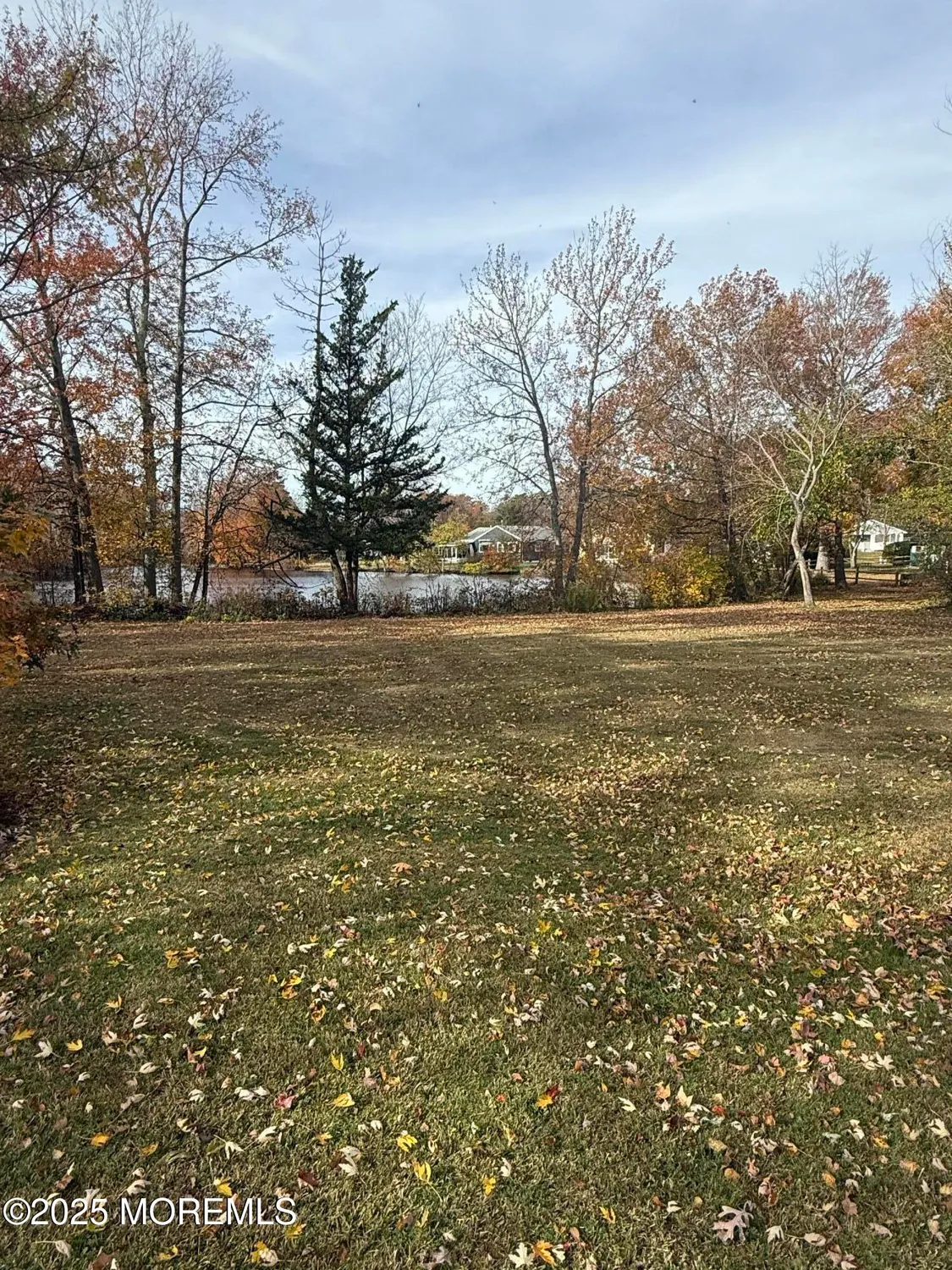 Property Slideshow image 8 of 15 | 28 bellflower ct, Toms River, NJ, 08755