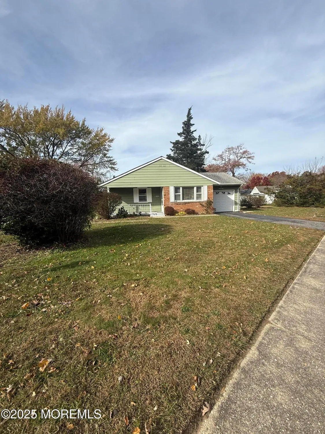 Property Slideshow image 4 of 15 | 28 bellflower ct, Toms River, NJ, 08755