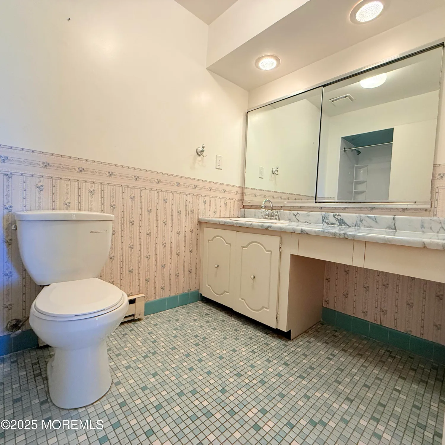 Property Slideshow image 8 of 17 | 171 amberly dr g, Manalapan, NJ, 07726