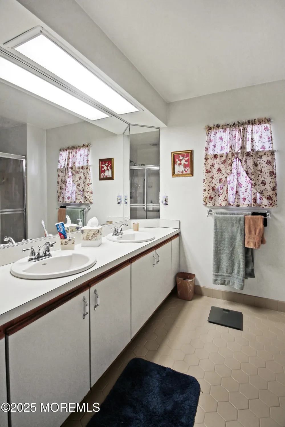 Property Slideshow image 25 of 35 | 8 morning glory ln, Whiting, NJ, 08759