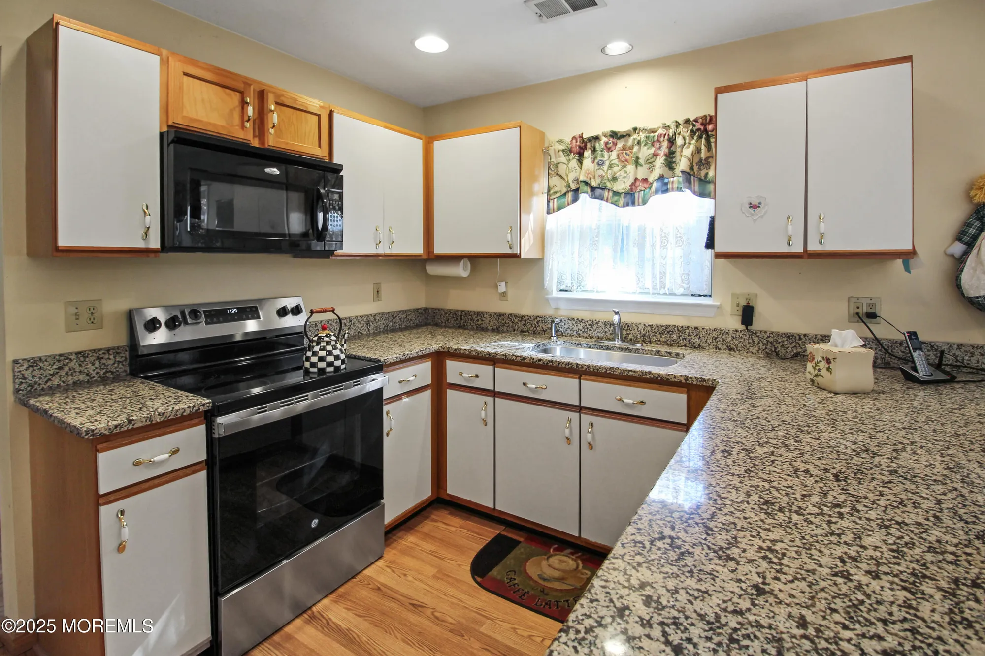 Property Slideshow image 13 of 35 | 8 morning glory ln, Whiting, NJ, 08759