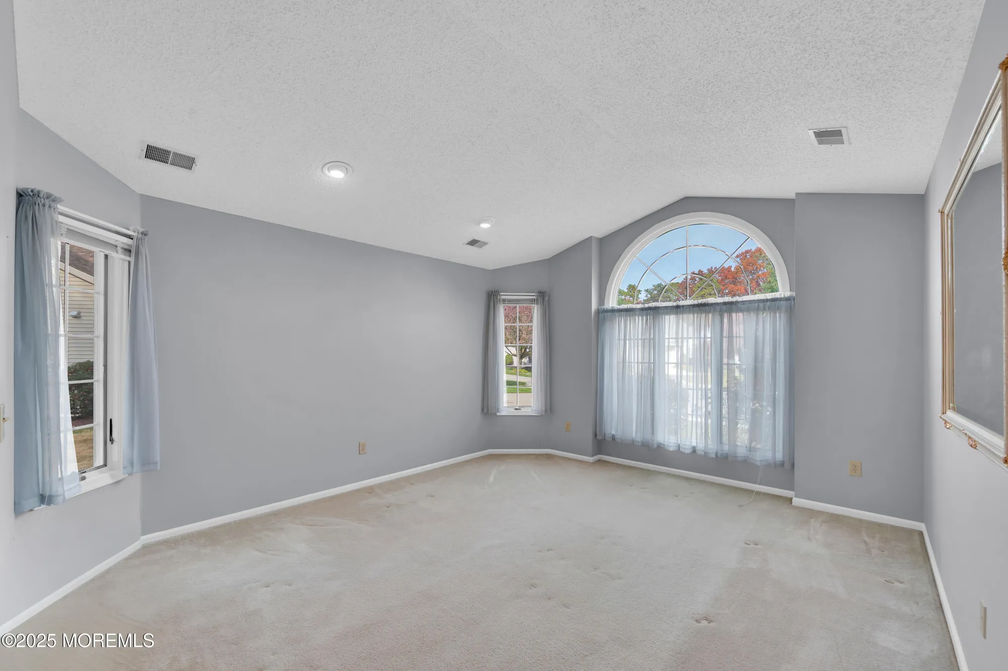 Property Slideshow image 16 of 40 | 2221 s chanticleer ct, Toms River, NJ, 08755