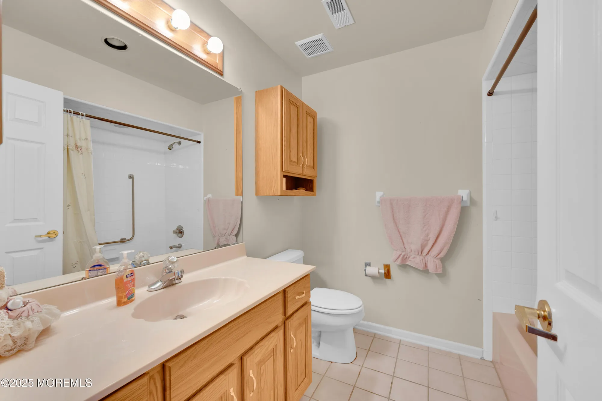 Property Slideshow image 27 of 40 | 2221 s chanticleer ct, Toms River, NJ, 08755