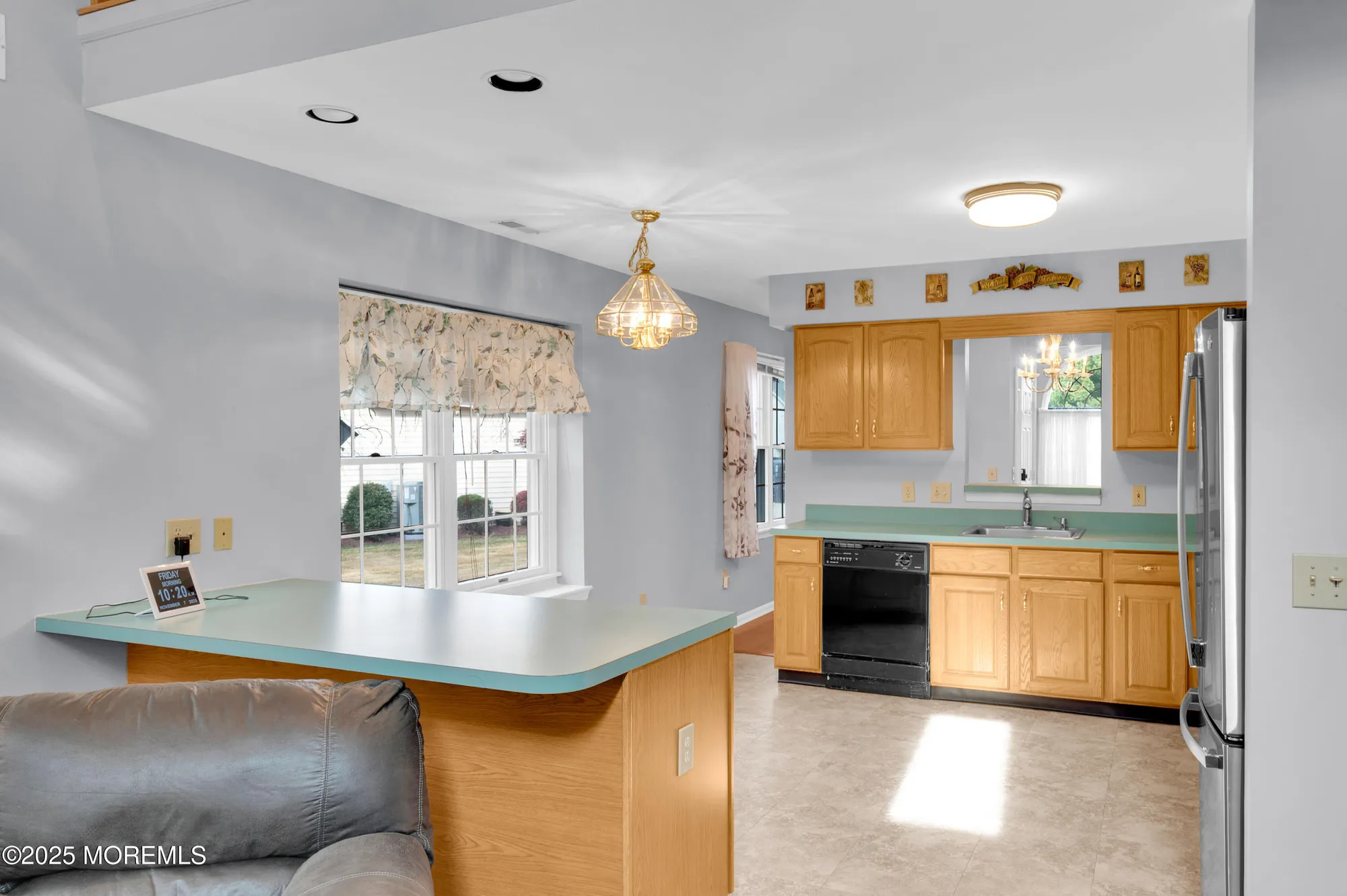 Property Slideshow image 7 of 40 | 2221 s chanticleer ct, Toms River, NJ, 08755