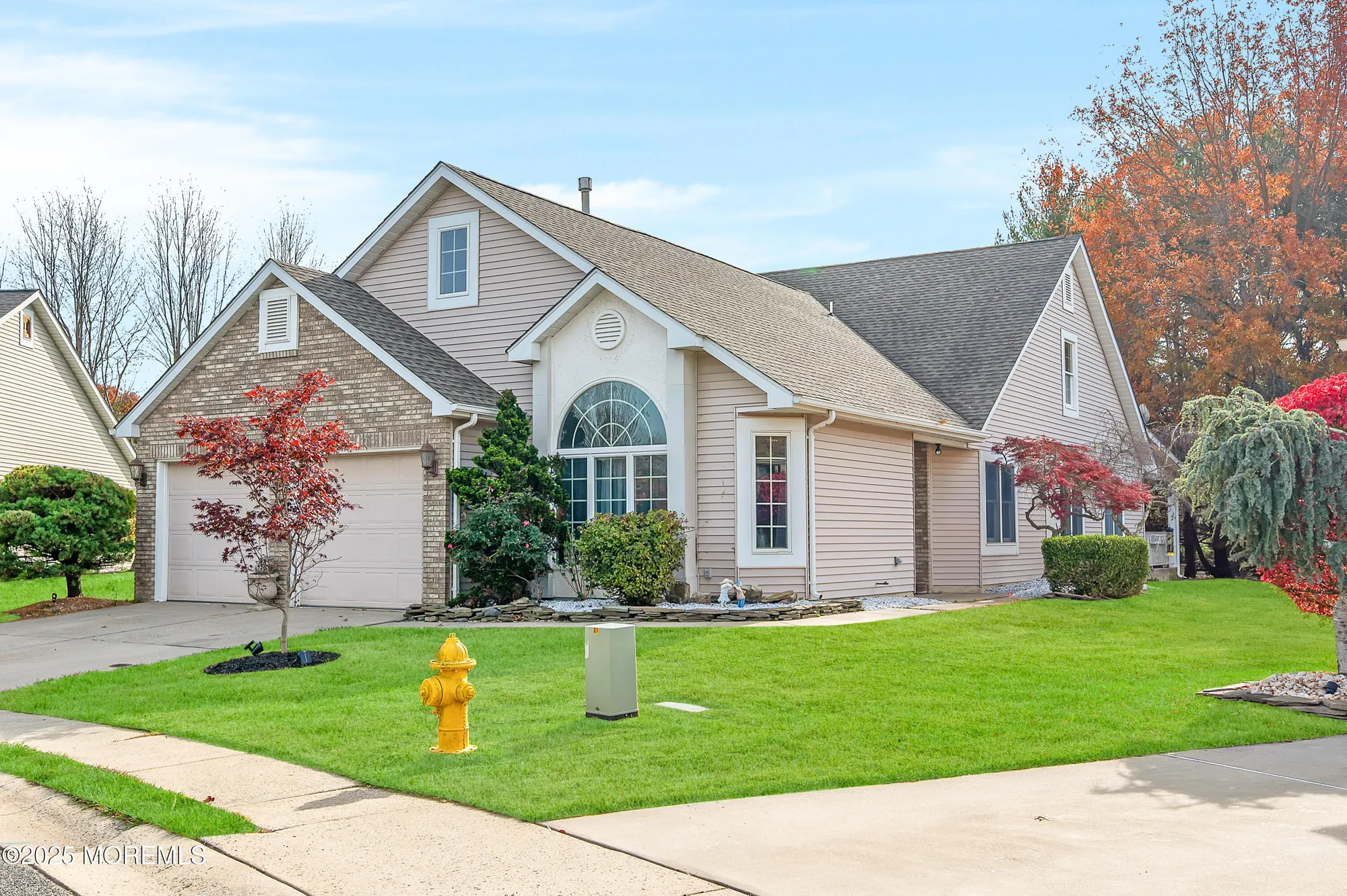 Property Slideshow image 1 of 40 | 2221 s chanticleer ct, Toms River, NJ, 08755