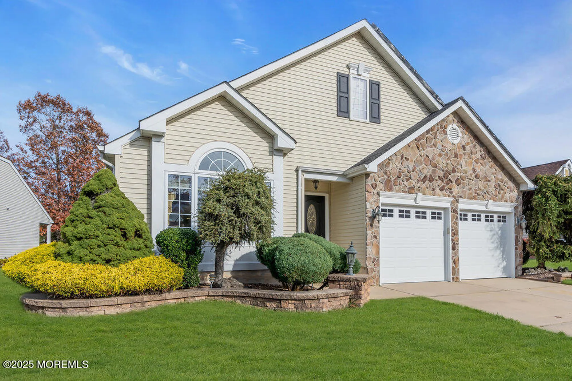 Property Slideshow image 1 of 58 | 93 cypress point ln, Jackson, NJ, 08527