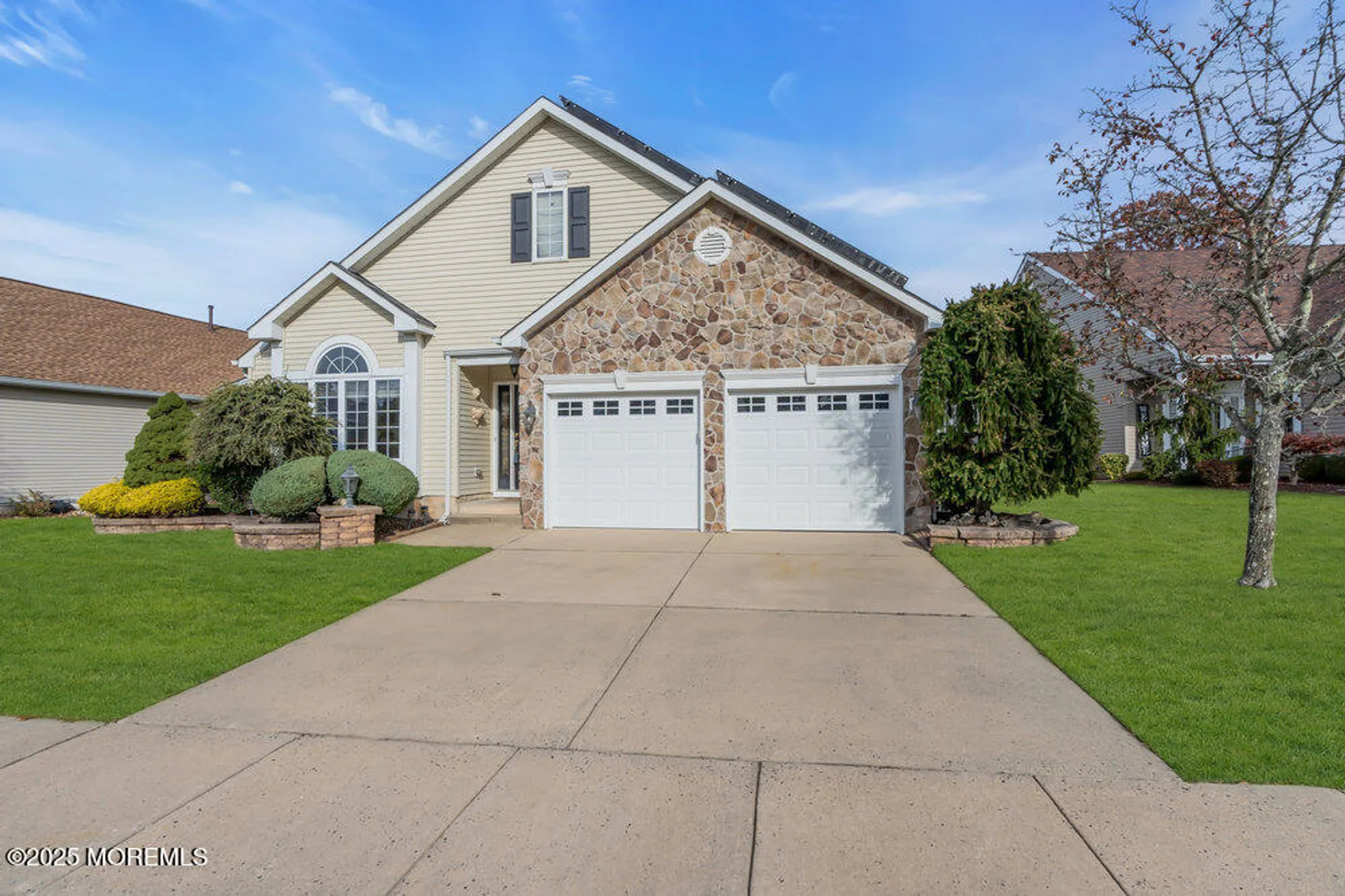 Property Slideshow image 5 of 58 | 93 cypress point ln, Jackson, NJ, 08527