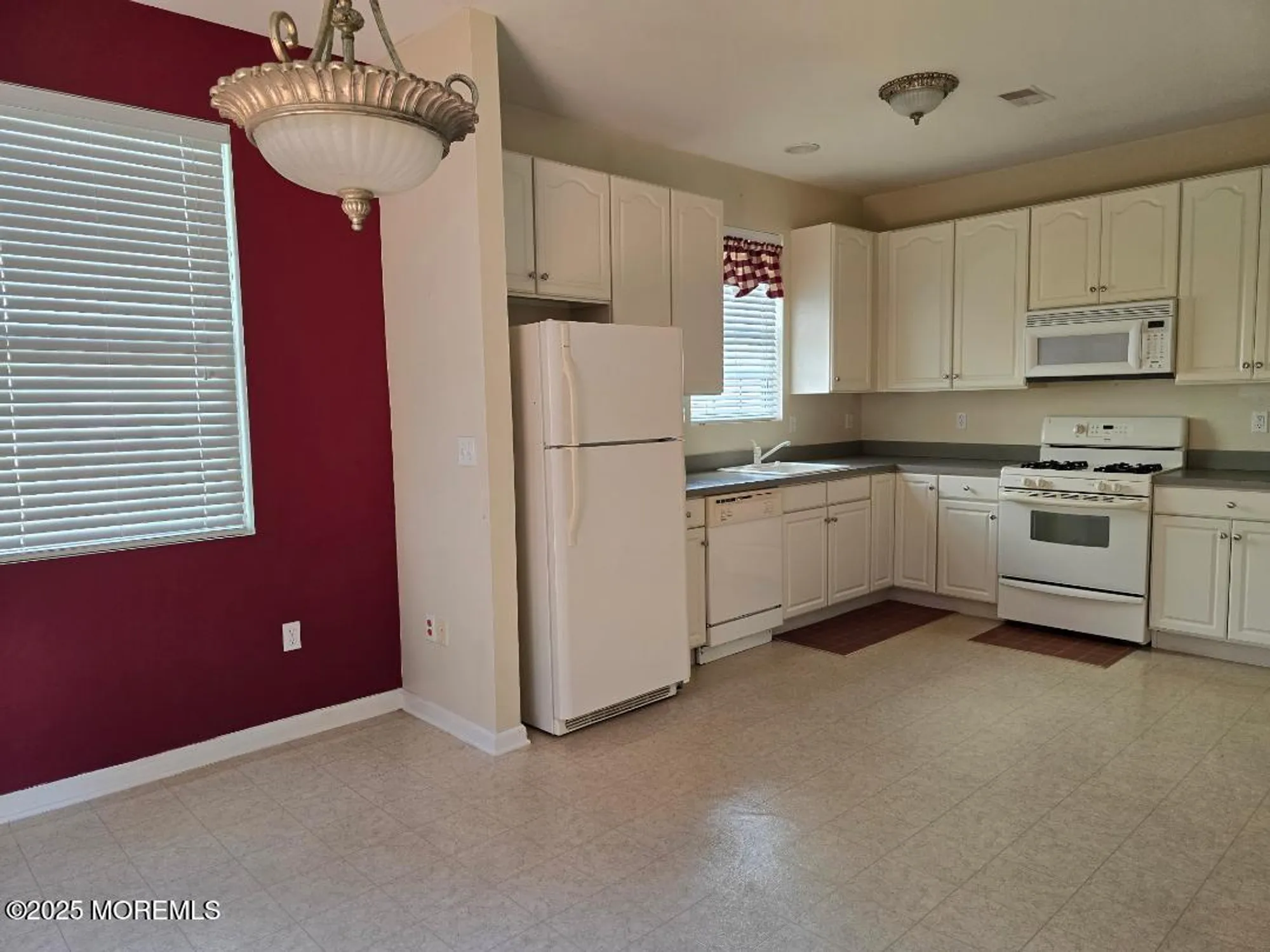 Property Slideshow image 8 of 20 | 50 marigold ln, Little Egg Harbor, NJ, 08087