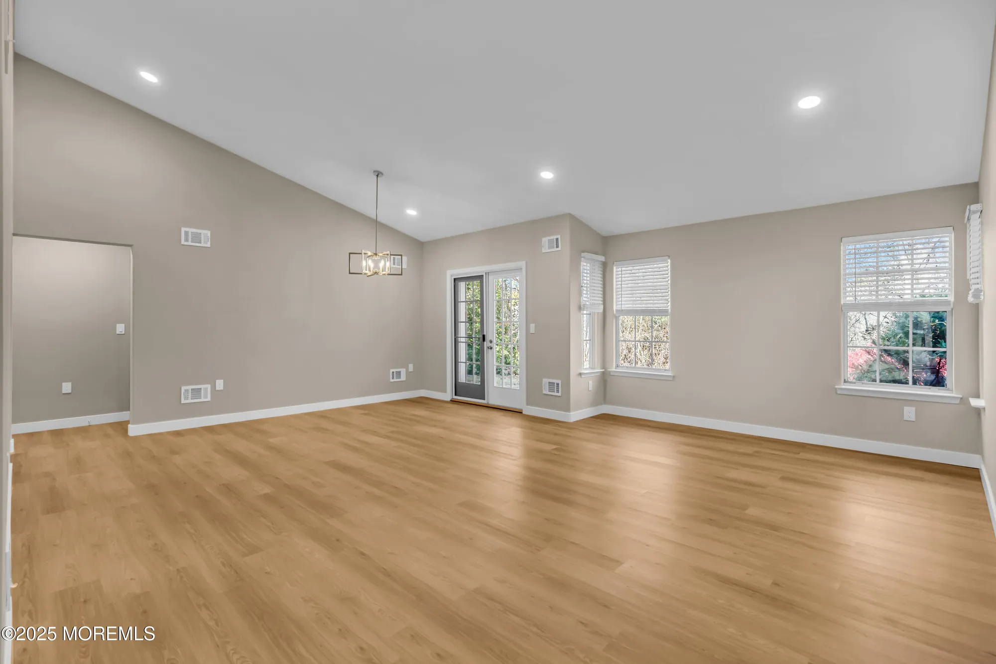 Property Slideshow image 11 of 38 | 1111b thornbury ln, Manchester, NJ, 08759