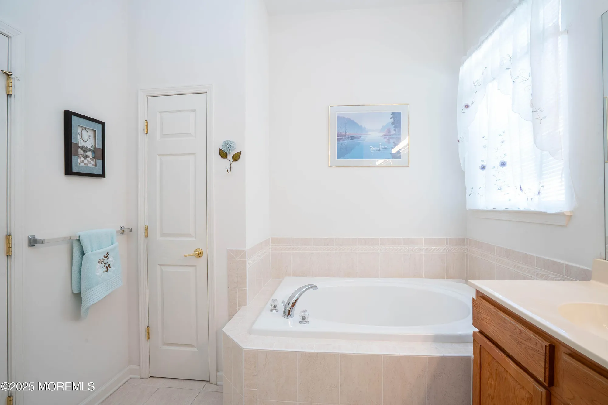 Property Slideshow image 17 of 32 | 45 banbury ln, Jackson, NJ, 08527