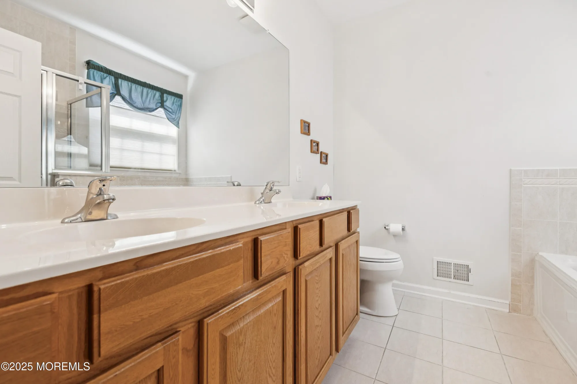 Property Slideshow image 14 of 35 | 70 cromwell ln, Jackson, NJ, 08527