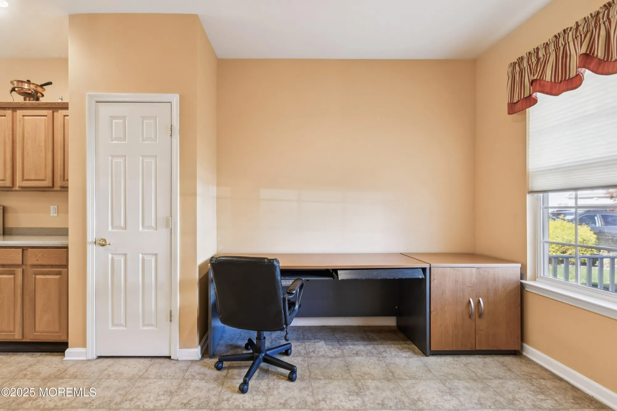 Property Slideshow image 12 of 35 | 70 cromwell ln, Jackson, NJ, 08527