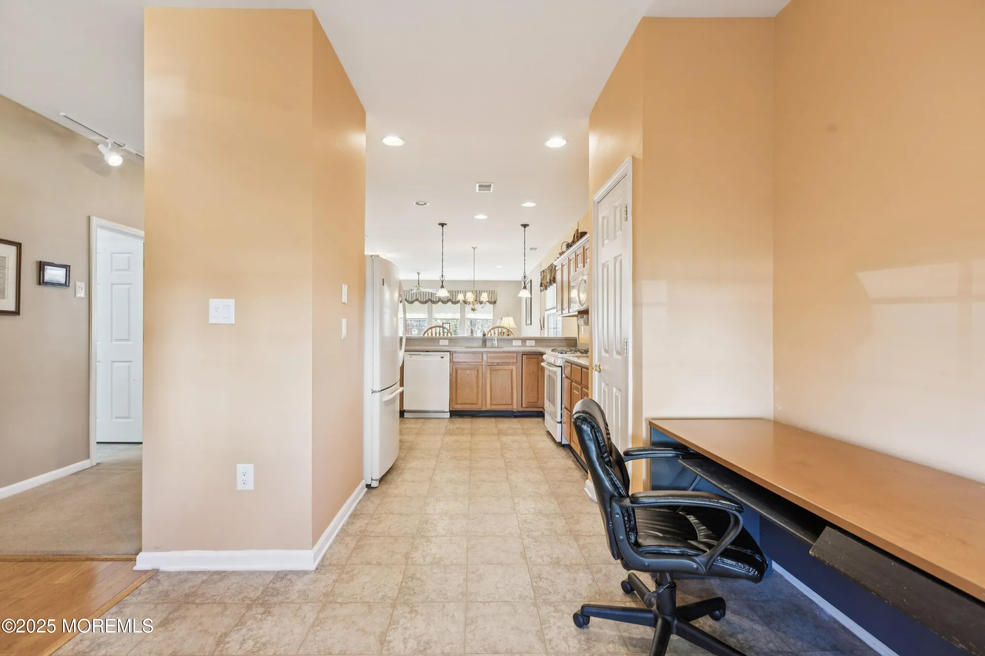 Property Slideshow image 13 of 35 | 70 cromwell ln, Jackson, NJ, 08527