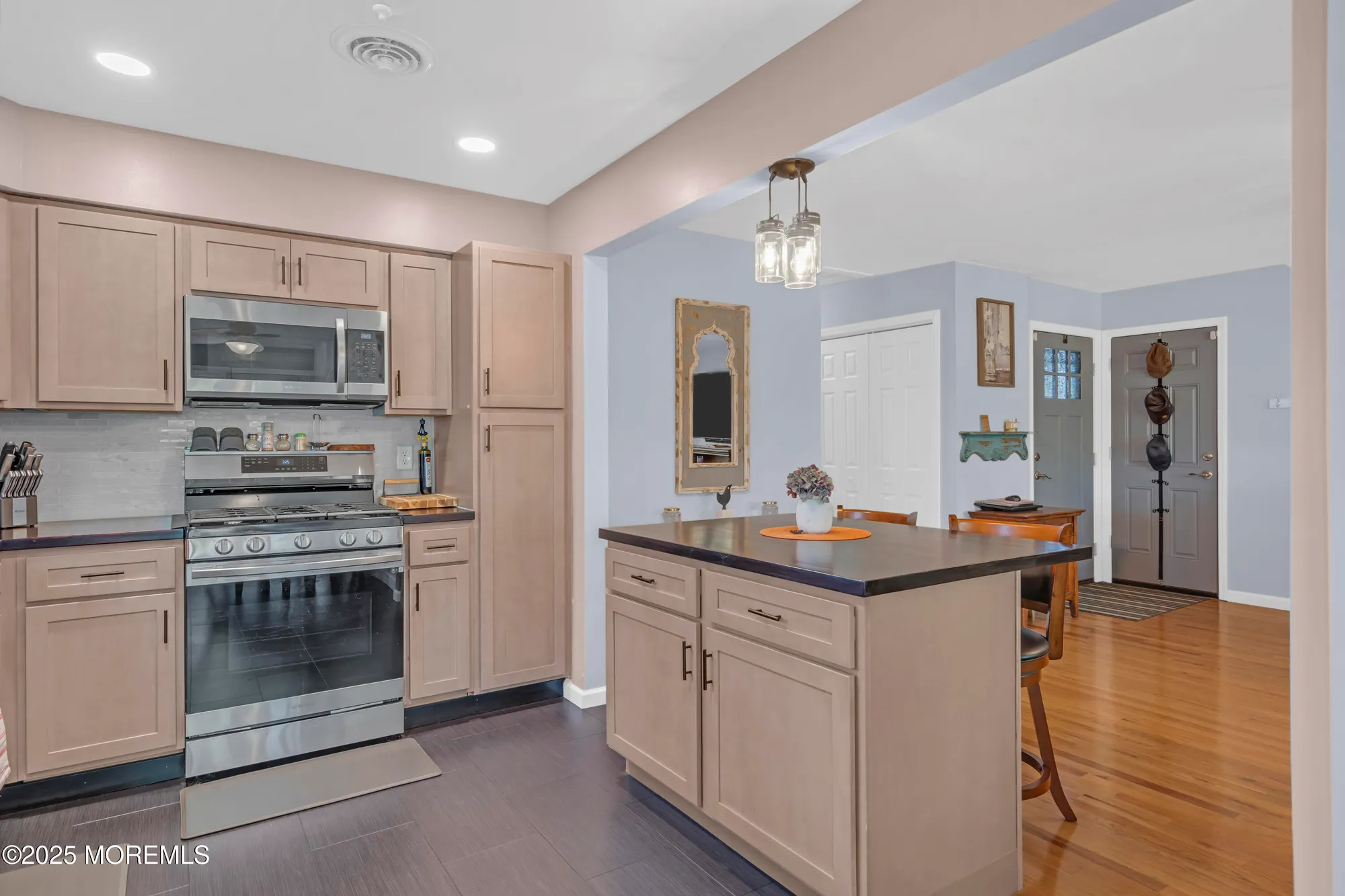 Property Slideshow image 9 of 20 | 1086 edgebrook dr, Toms River, NJ, 08757