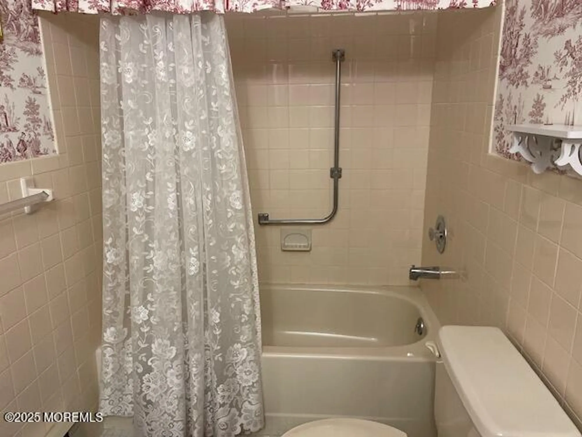 Property Slideshow image 19 of 25 | 42 lauren ln, Brick, NJ, 08723