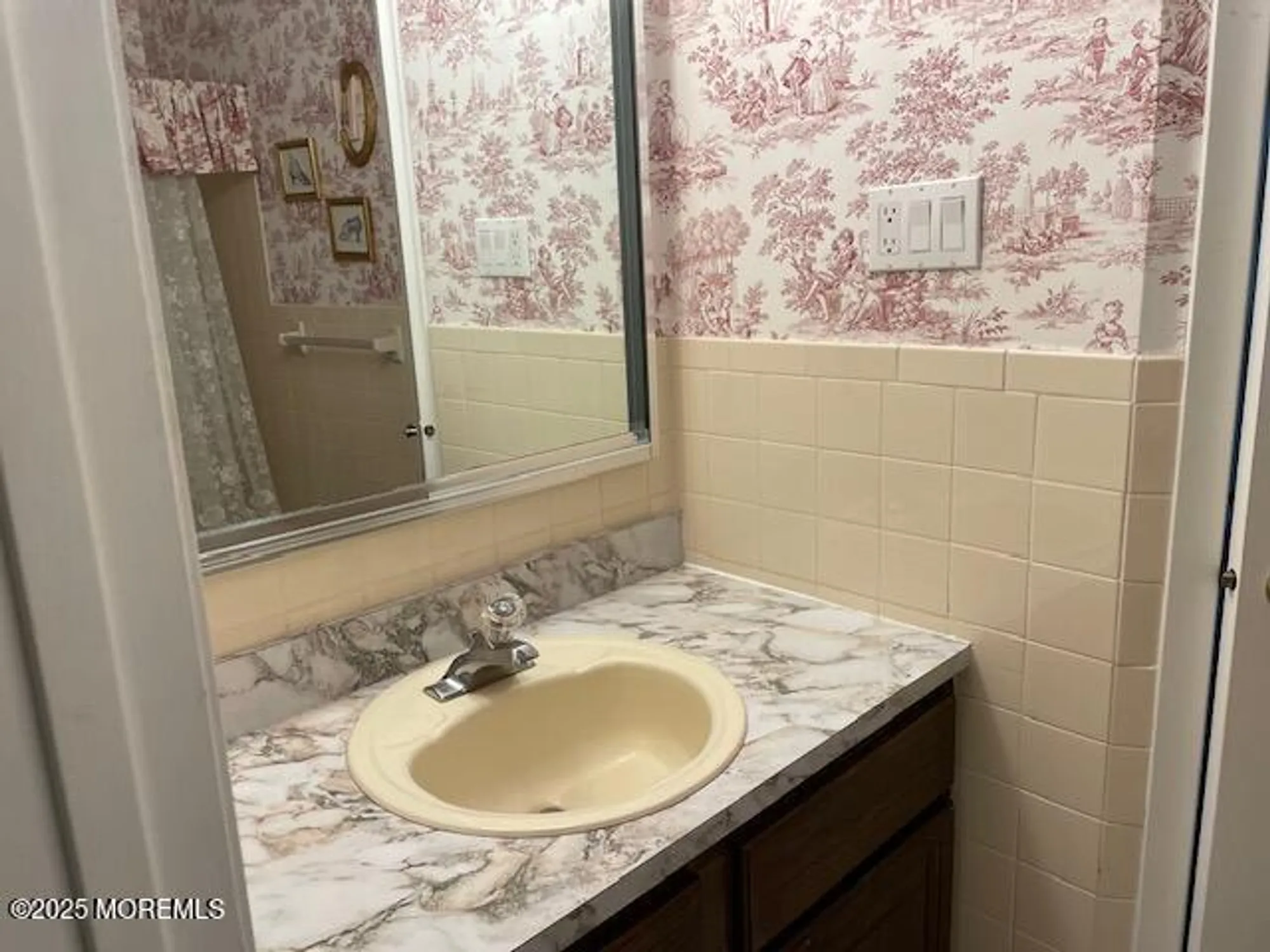 Property Slideshow image 18 of 25 | 42 lauren ln, Brick, NJ, 08723