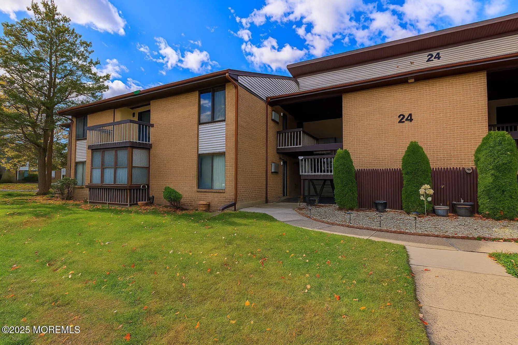 Property Slideshow image 1 of 24 | 24 meadow green cir a, Manalapan, NJ, 07726