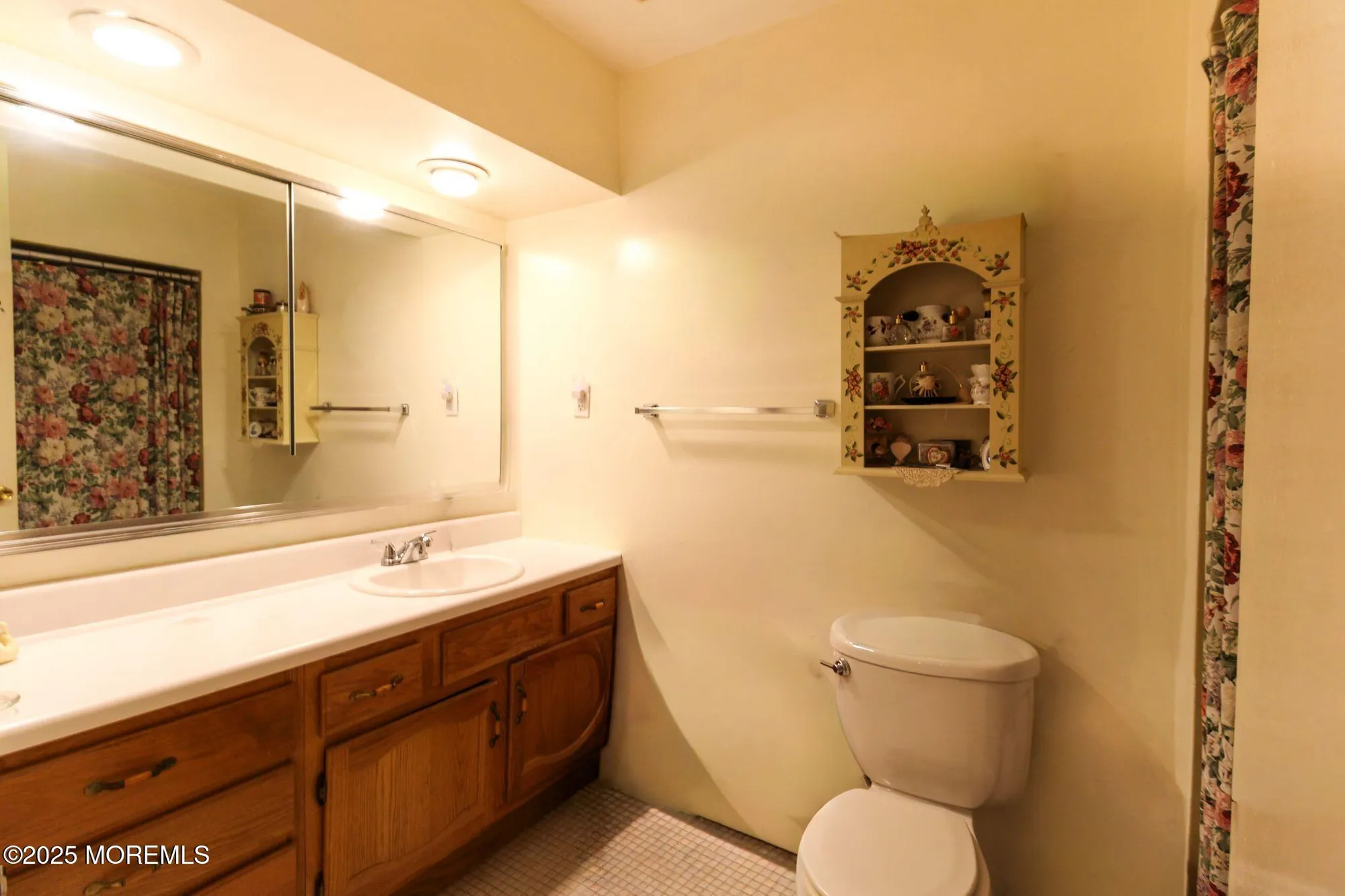 Property Slideshow image 12 of 24 | 24 meadow green cir a, Manalapan, NJ, 07726