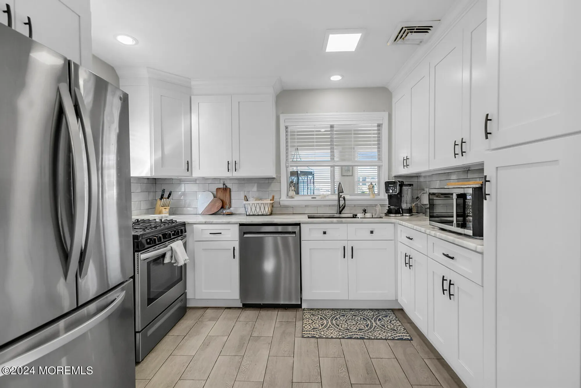 Property Slideshow image 7 of 20 | 21 palisades dr, Toms River, NJ, 08753