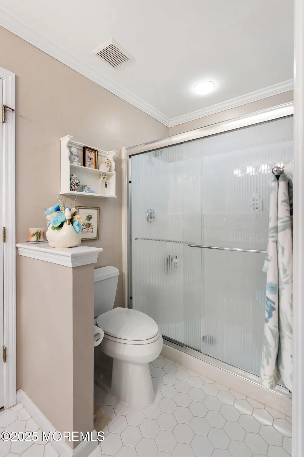 Property Slideshow image 19 of 48 | 14 winding river rd, Lakewood, NJ, 08701