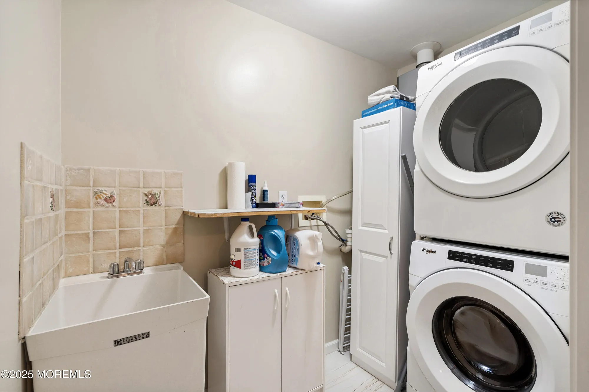 Property Slideshow image 23 of 48 | 14 winding river rd, Lakewood, NJ, 08701