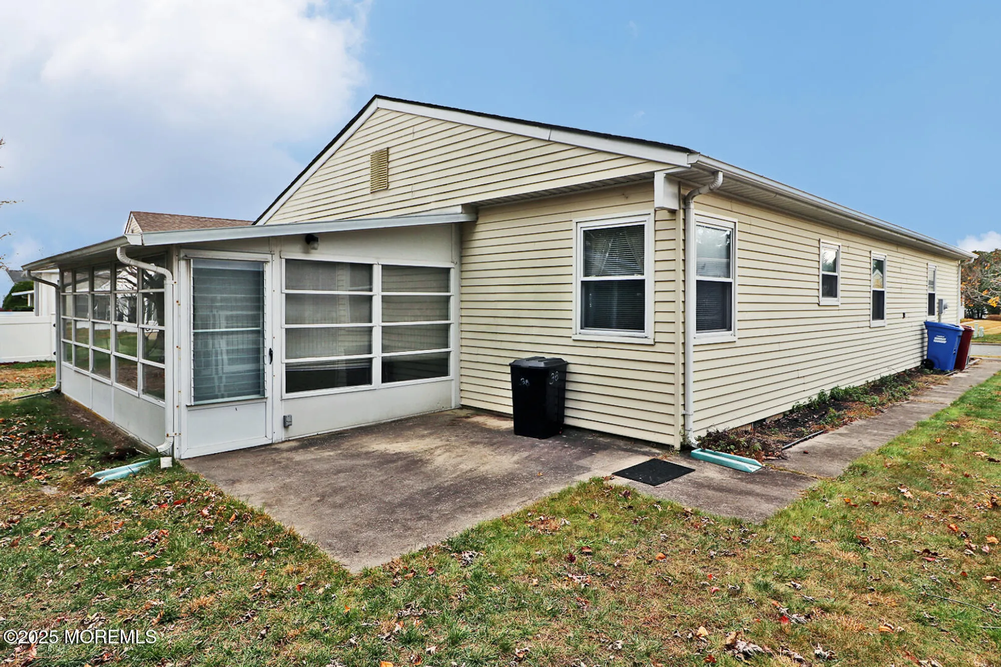 Property Slideshow image 5 of 35 | 38 woodstock dr, Toms River, NJ, 08757