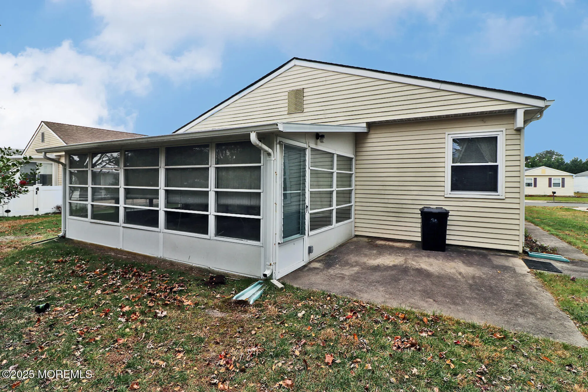 Property Slideshow image 6 of 35 | 38 woodstock dr, Toms River, NJ, 08757