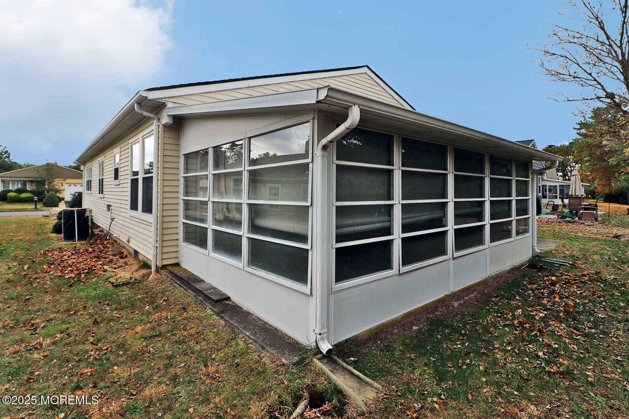 Property Slideshow image 7 of 35 | 38 woodstock dr, Toms River, NJ, 08757