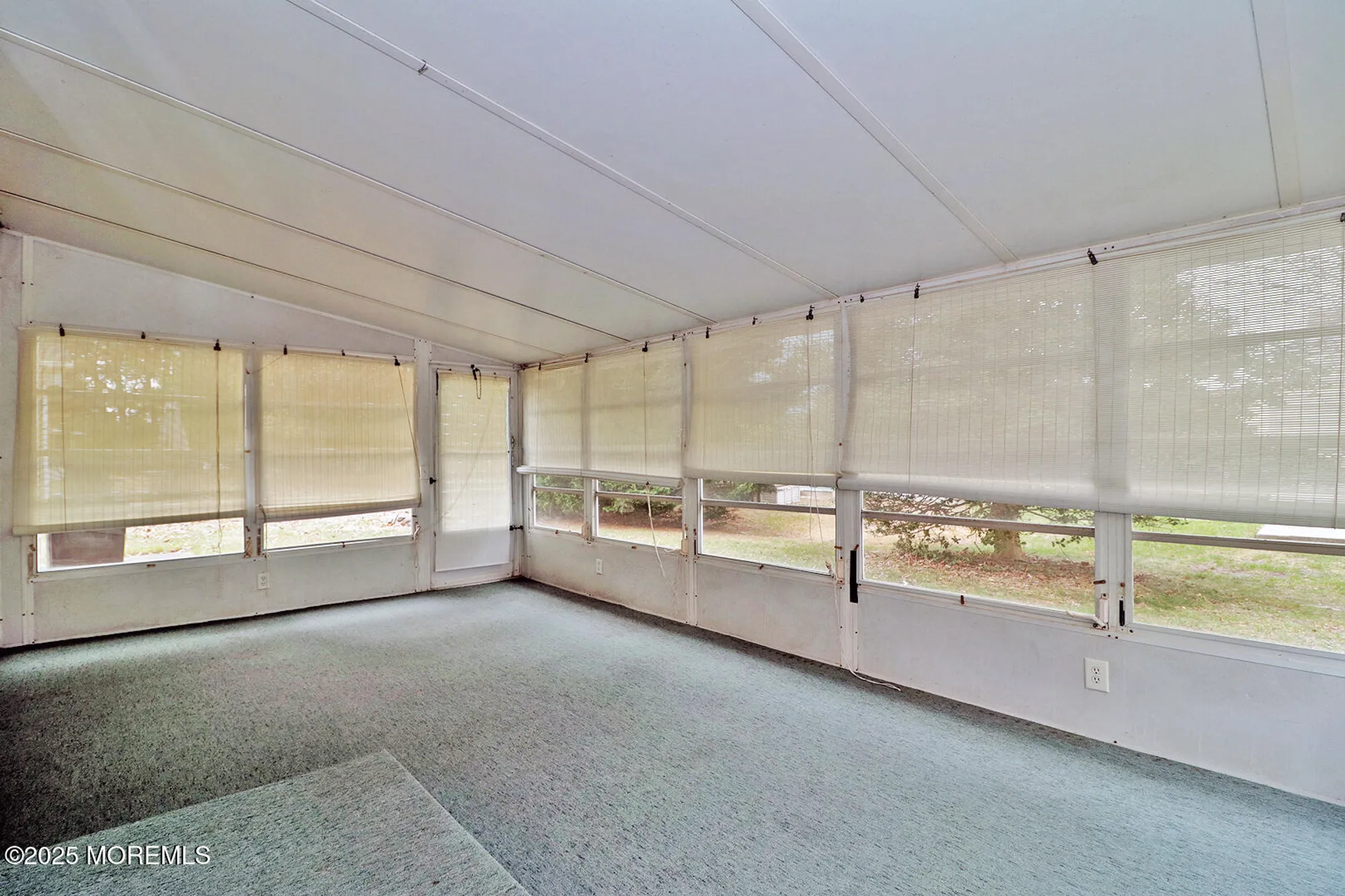 Property Slideshow image 22 of 35 | 38 woodstock dr, Toms River, NJ, 08757