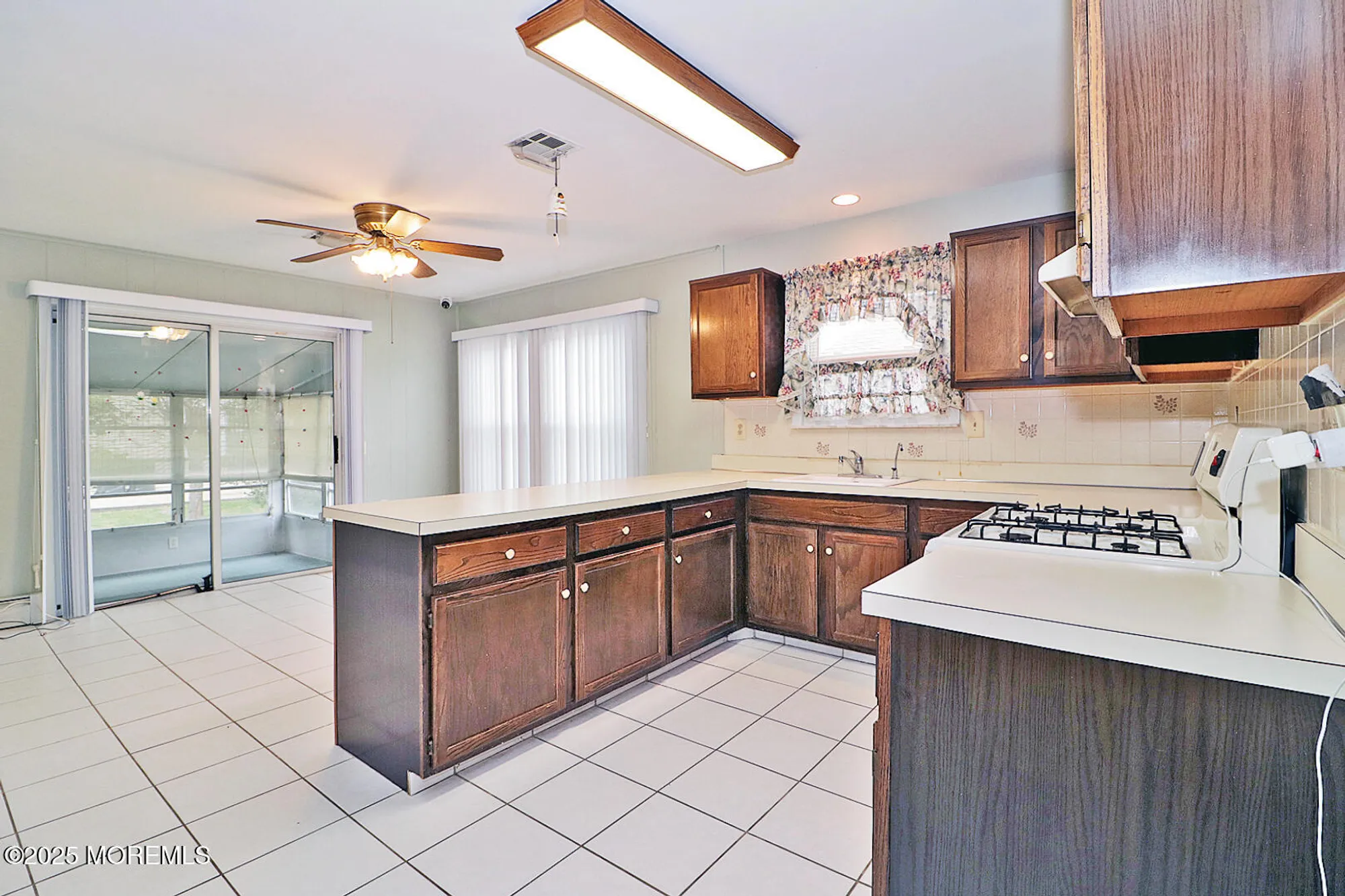 Property Slideshow image 15 of 35 | 38 woodstock dr, Toms River, NJ, 08757