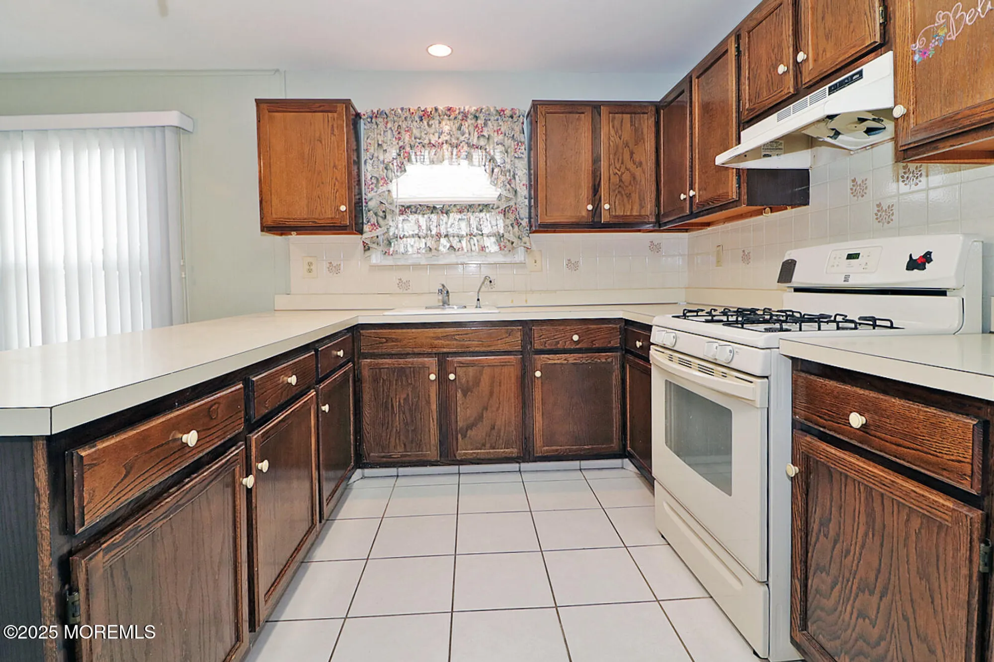 Property Slideshow image 16 of 35 | 38 woodstock dr, Toms River, NJ, 08757