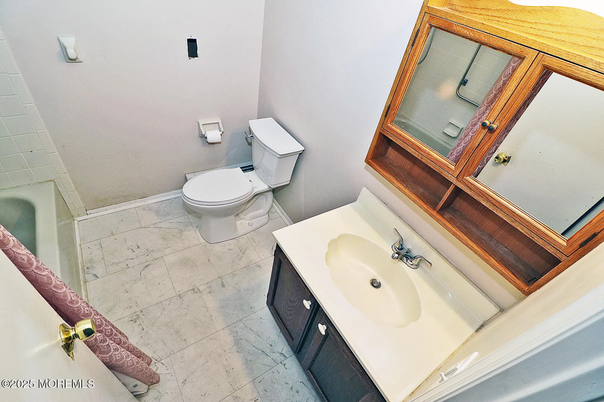 Property Slideshow image 30 of 35 | 38 woodstock dr, Toms River, NJ, 08757