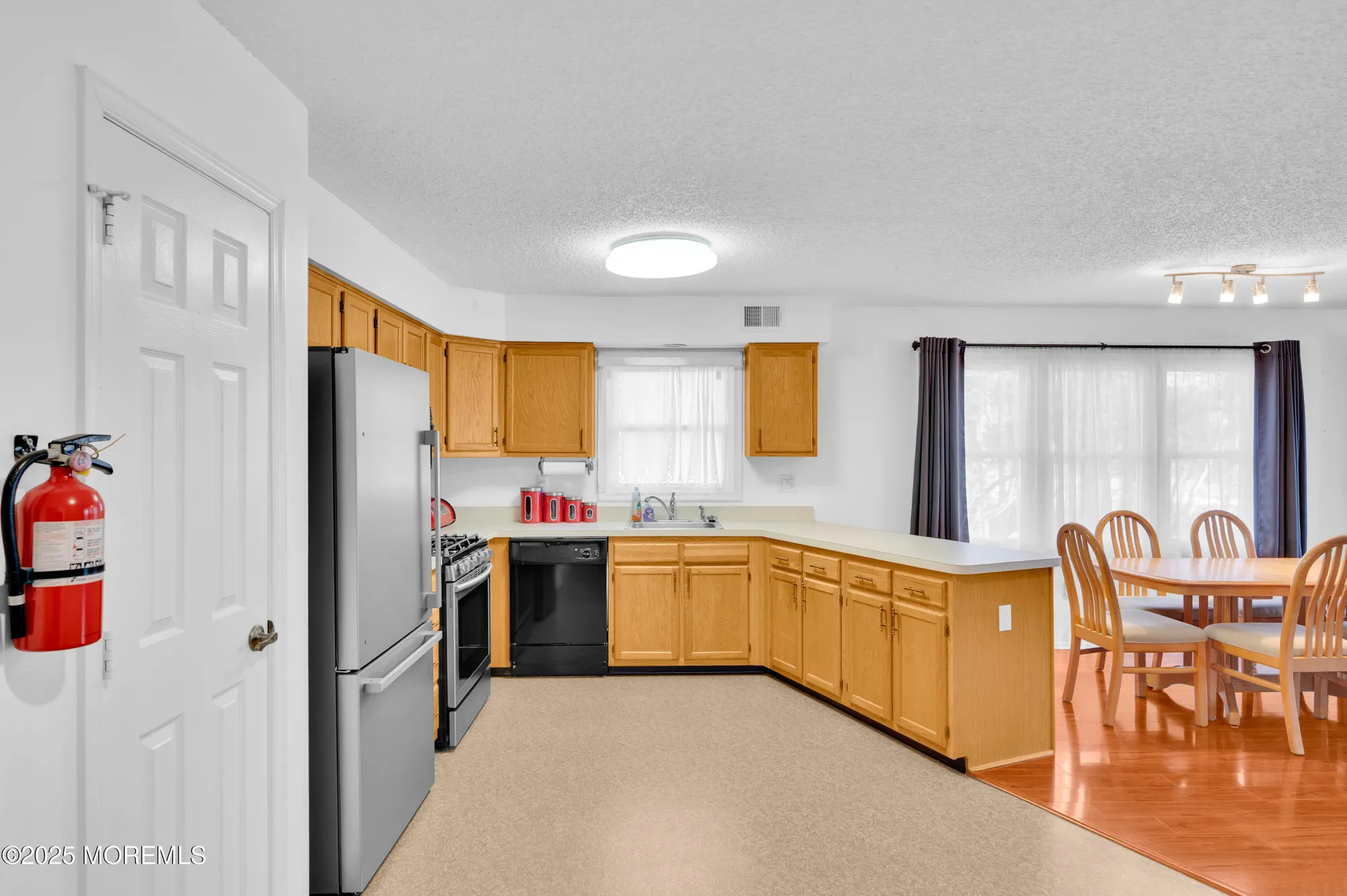 Property Slideshow image 13 of 37 | 3 taylor ct, Lakewood, NJ, 08701