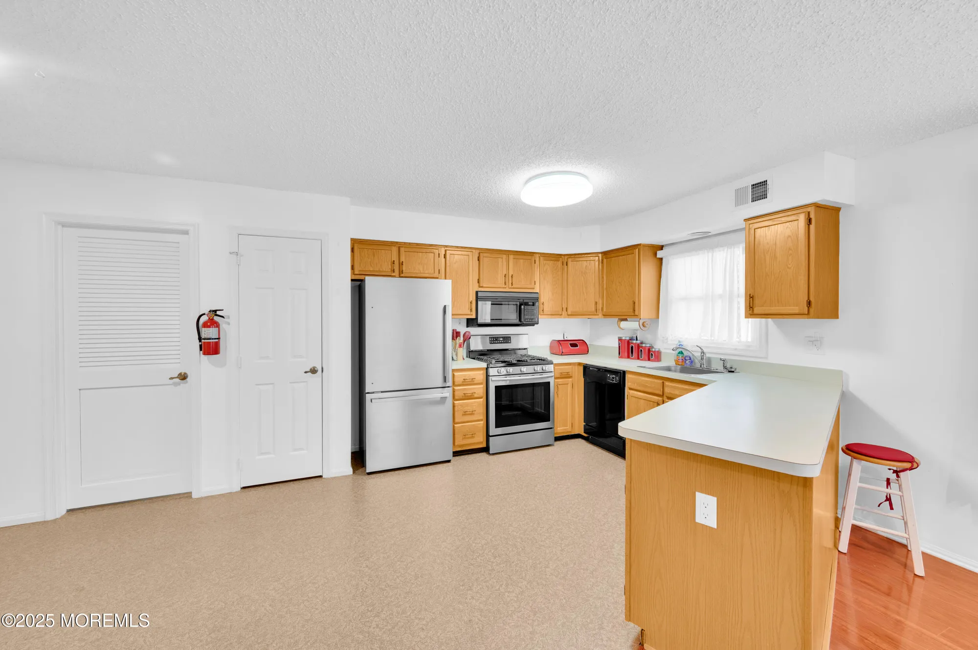 Property Slideshow image 15 of 37 | 3 taylor ct, Lakewood, NJ, 08701