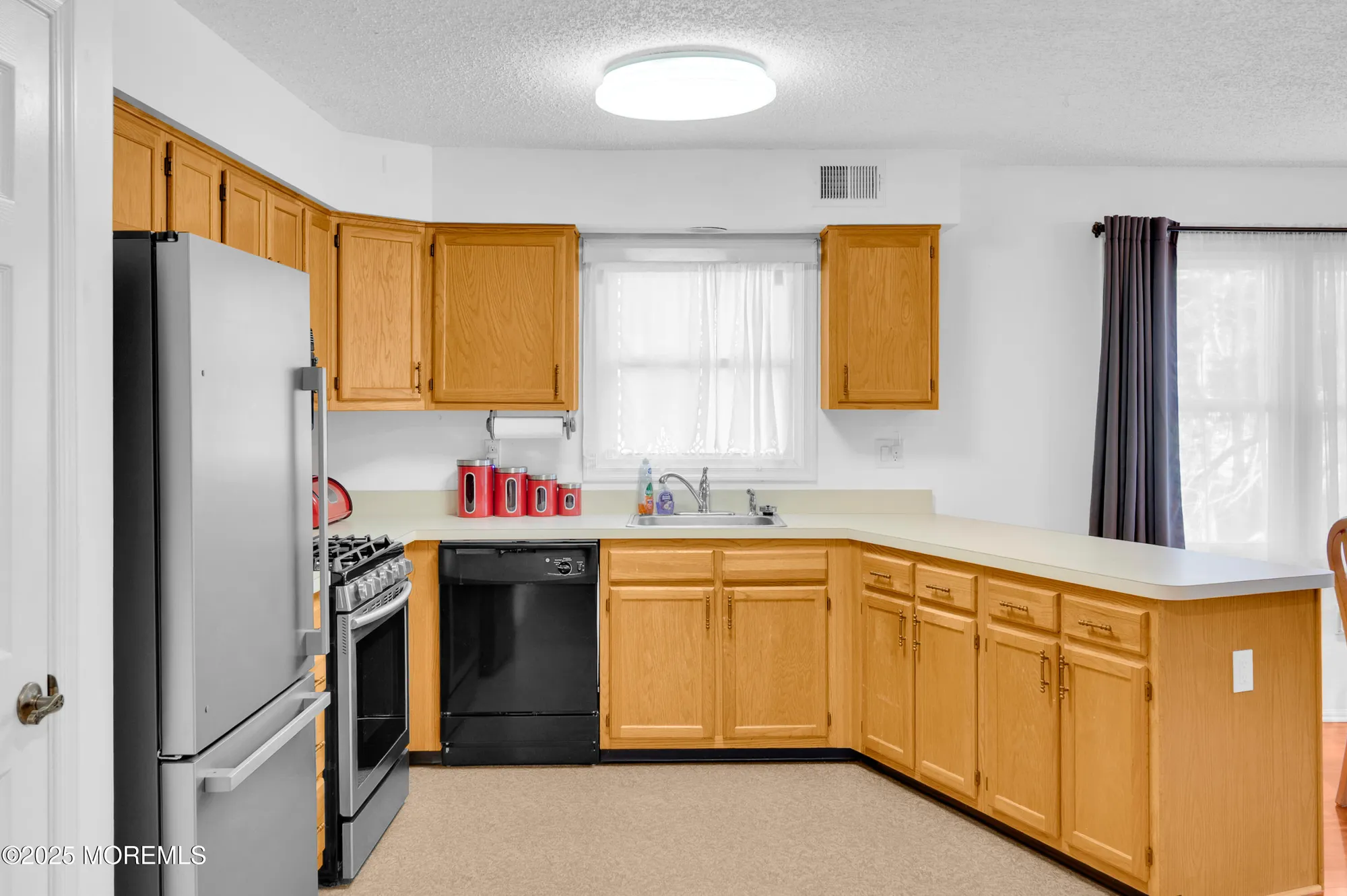 Property Slideshow image 20 of 37 | 3 taylor ct, Lakewood, NJ, 08701